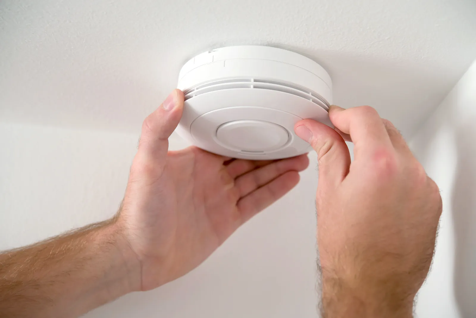 Smoke detector installation ceiling 1600